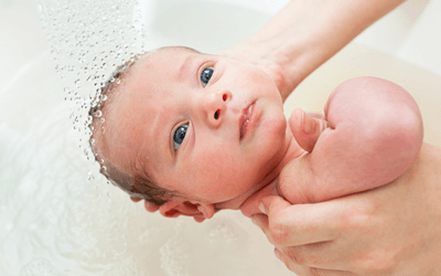 新生児の体重測定・沐浴